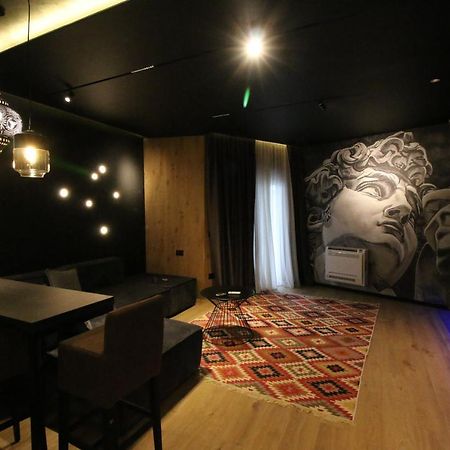 King'S Apartment Korce Exterior foto